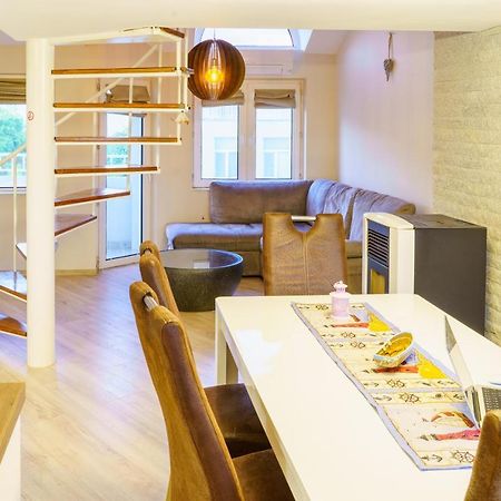Centrally Located Apartment In Varna Extérieur photo