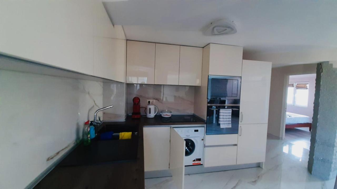 Centrally Located Apartment In Varna Extérieur photo