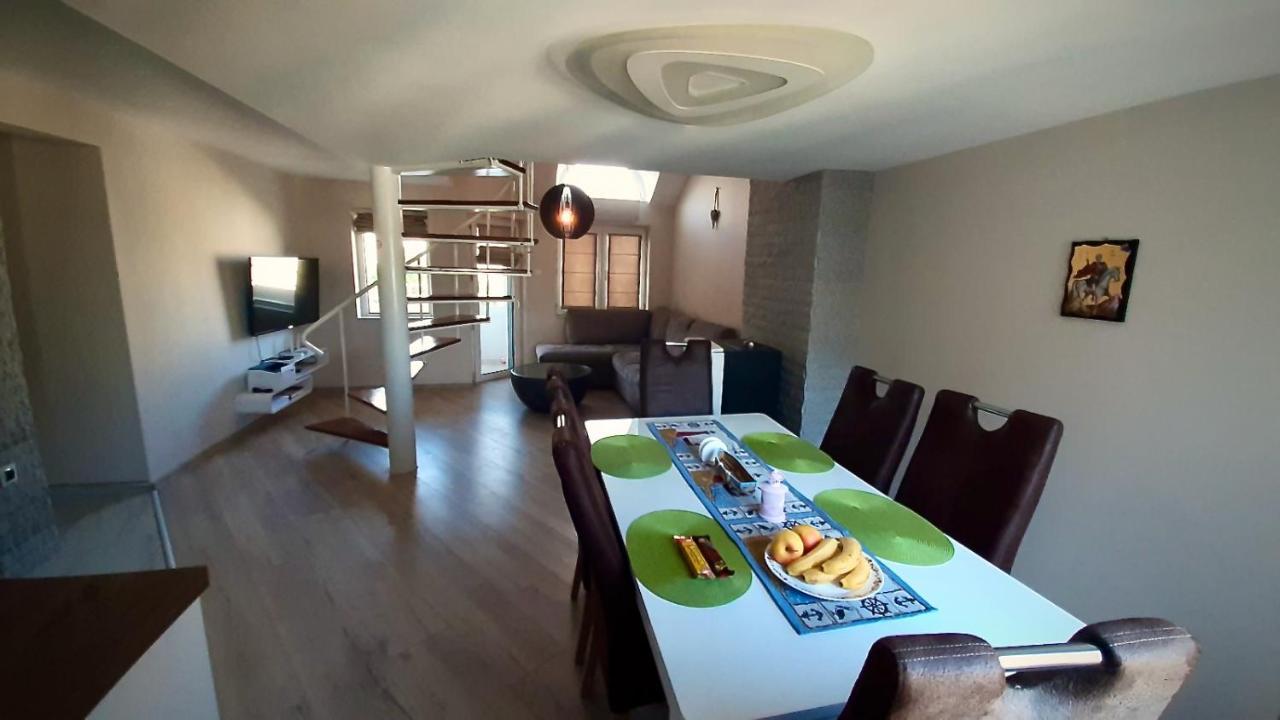 Centrally Located Apartment In Varna Extérieur photo
