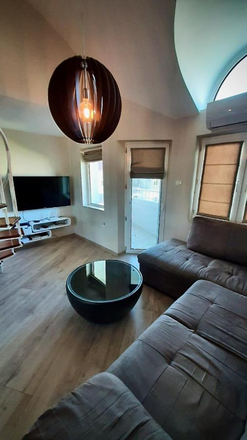 Centrally Located Apartment In Varna Extérieur photo