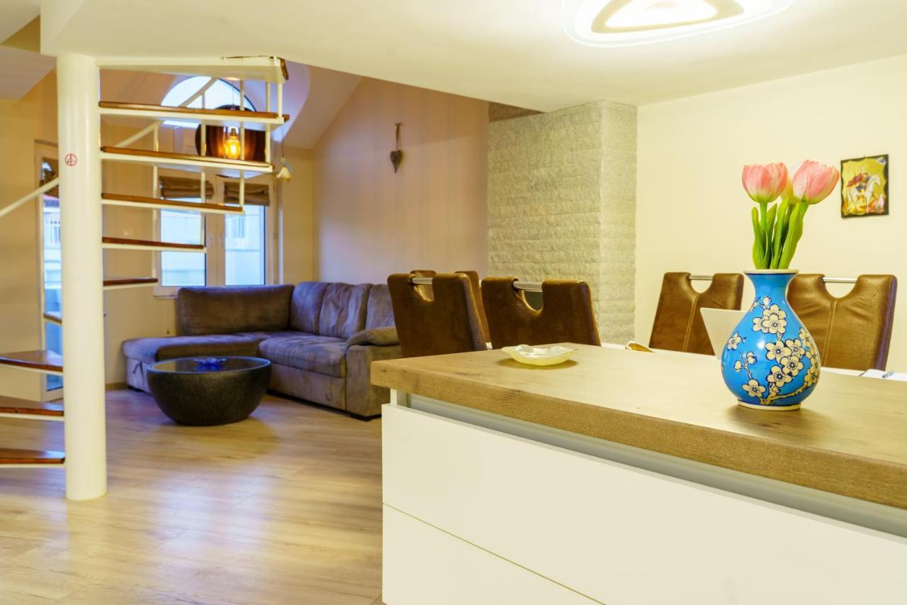 Centrally Located Apartment In Varna Extérieur photo